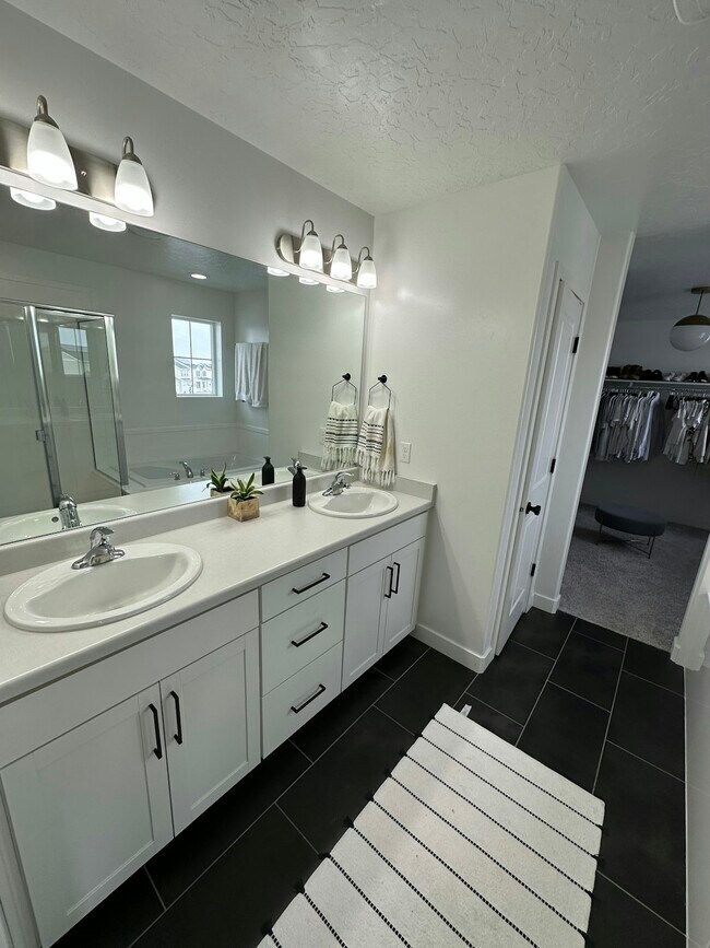 Foto del edificio - 3083 S Yellow Bill Dr