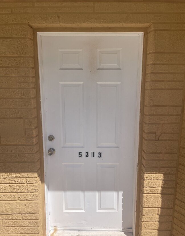 Foto del edificio - 5313 Avery Rd