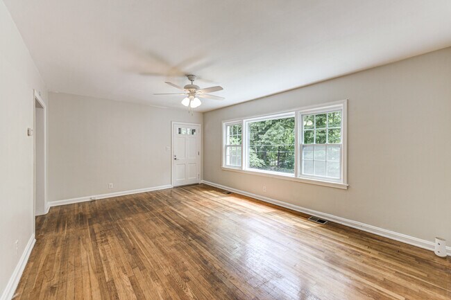 Building Photo - 680 Medlock Rd
