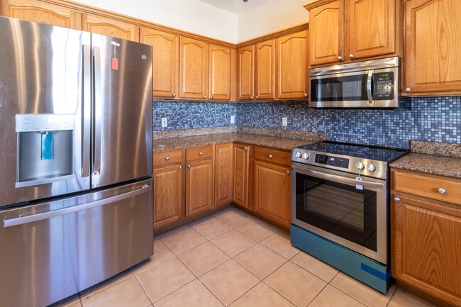 Foto del edificio - 3409-3410 10 Th Ln W