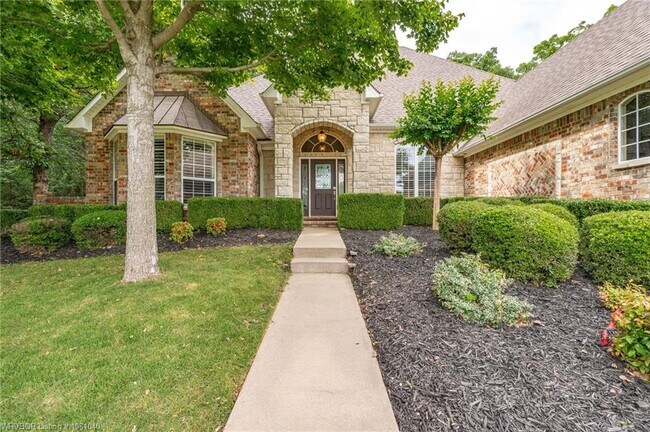 Building Photo - 2912 Cliff Dr