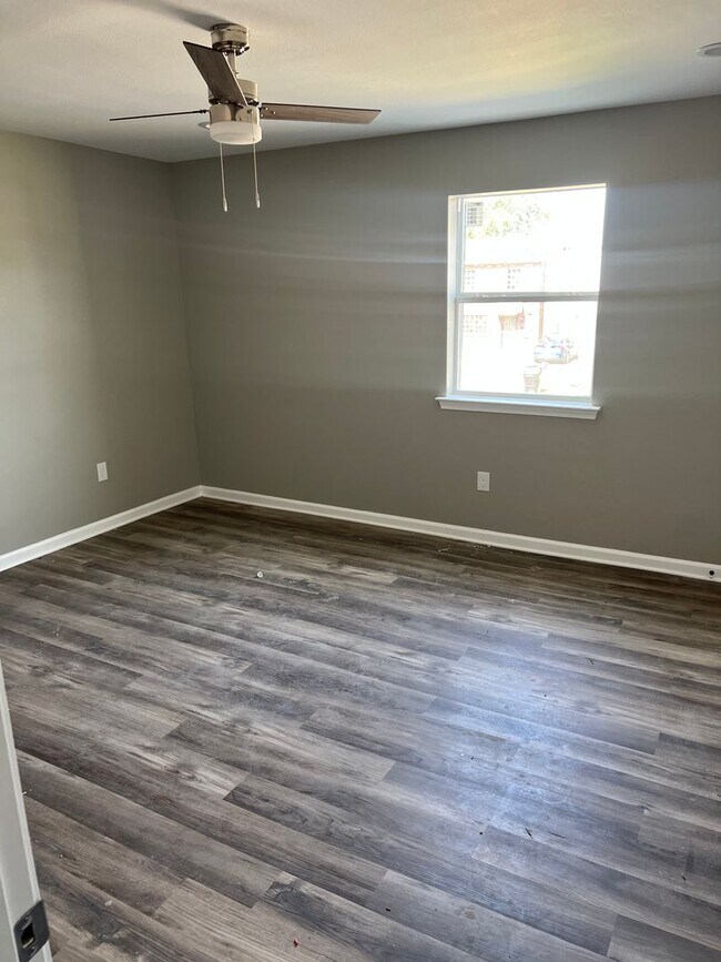 Foto del edificio - Newly Renovated 3 Bedroom 1.5 Bath