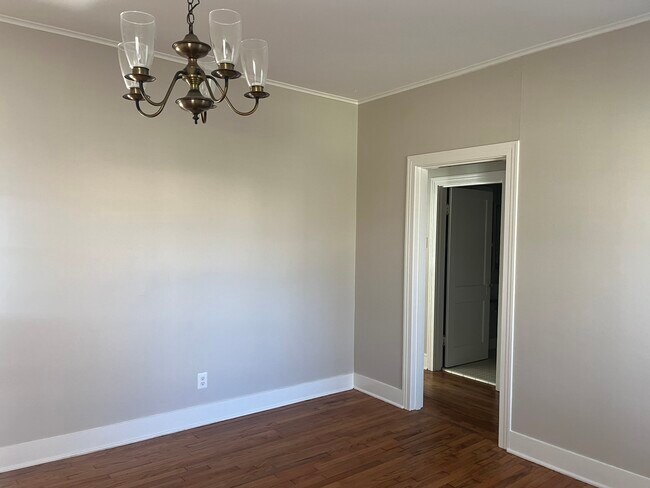 Building Photo - 3813 Creswell Ave