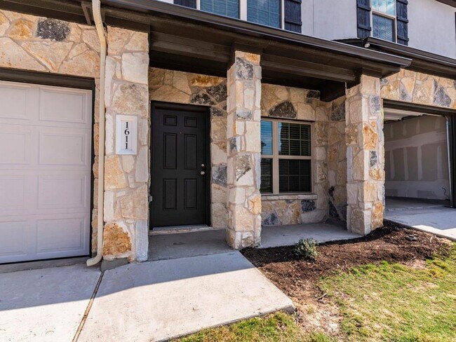 Building Photo - 1611 Airedale Rd
