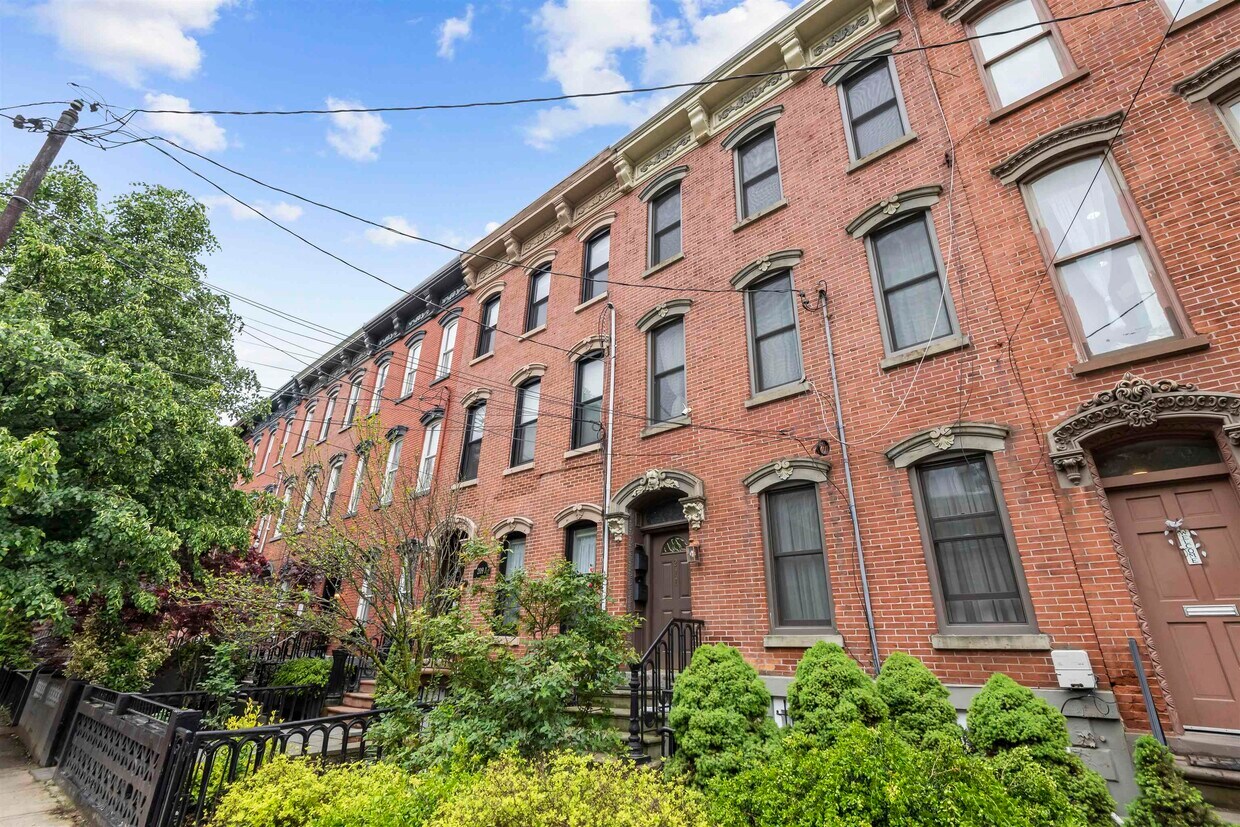 211 York St Unit G, Jersey City, NJ 07302 Condo for Rent in Jersey