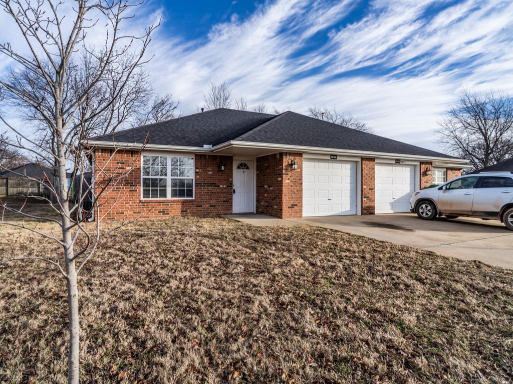 1002 Leigh St, Centerton, AR 72719 Townhome Rentals in Centerton AR