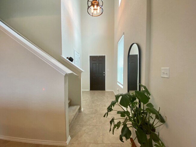 Foto del edificio - 3 Bedroom 2 1/2 bath Silver Canyon Subdivi...