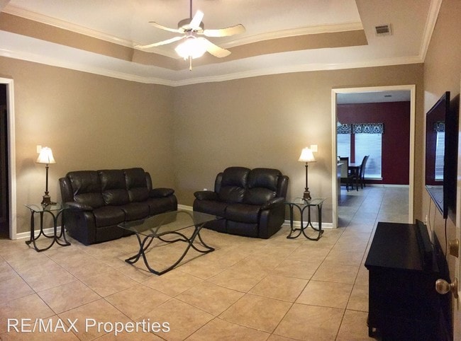 Foto del edificio - 3 br, 2 bath House - 40417 Cross Creek Ave.