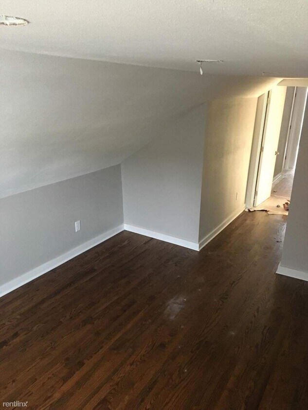 Foto principal - 3 br, 2 bath House - 2946 S Kinnickinnic