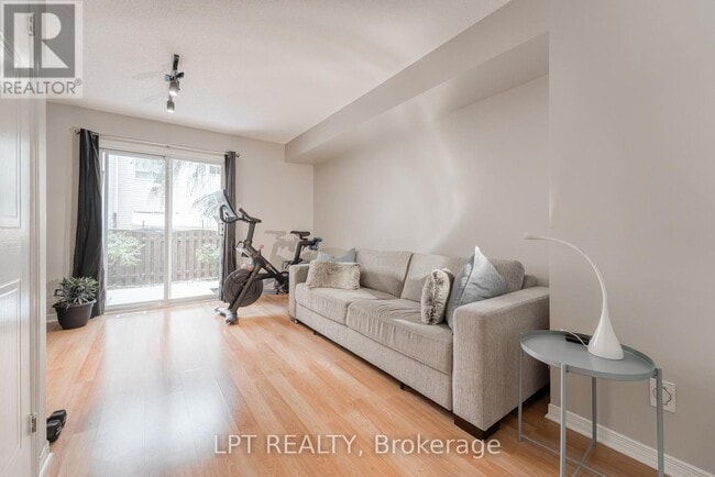 Building Photo - 21 Provender Ave