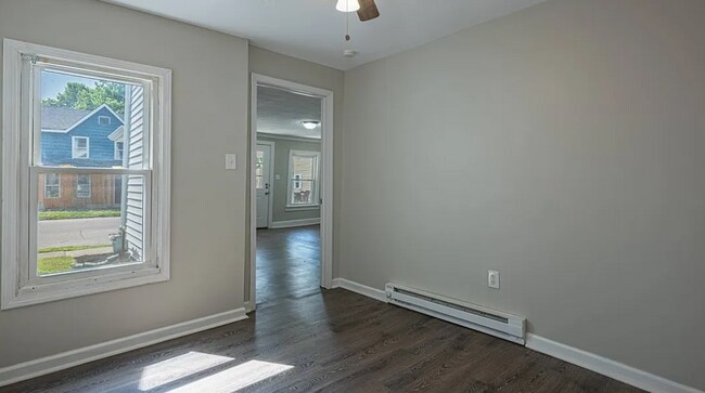 Foto del edificio - 50 N Main St