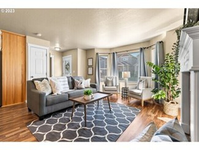 Building Photo - Beautiful 3 Bedroom Forest Grove Home!