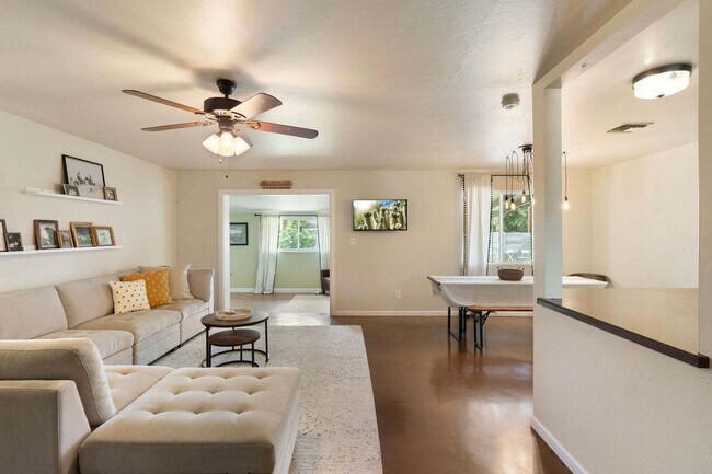 Foto del edificio - 3407 West Myrtle Ave