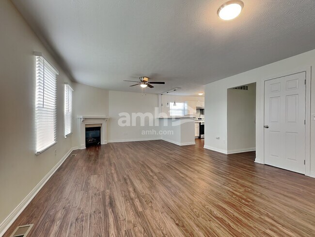 Foto del edificio - 10425 Sharpsburg Dr