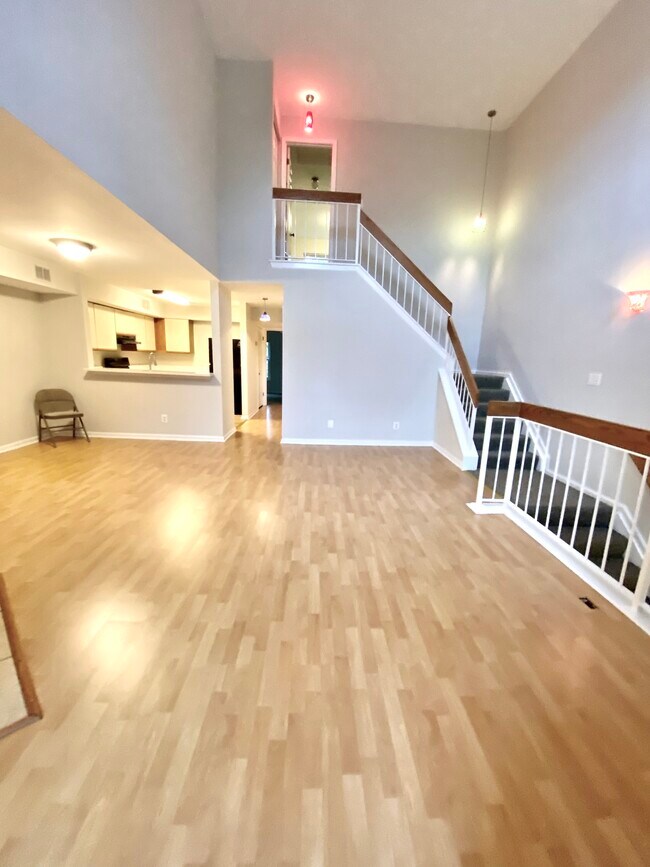 Building Photo - 5839 Orchard Hill Ln