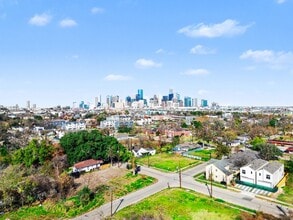 Building Photo - 2802 Tierwester St