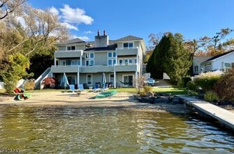 Building Photo - 73 Forest Lake Dr