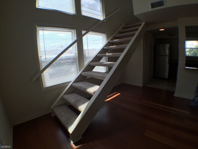 Foto del edificio - 1 br, 1 bath  - 2706 Cole St