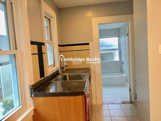 Building Photo - 62 Woods Ave