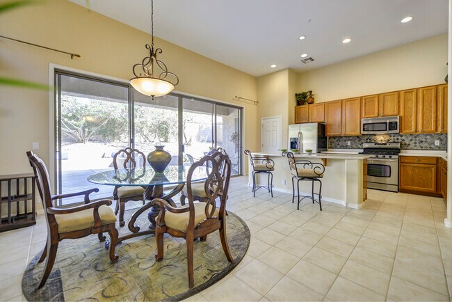 Building Photo - 7634 E San Fernando Dr