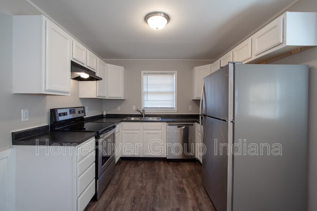 Building Photo - 5905 Nash Ln