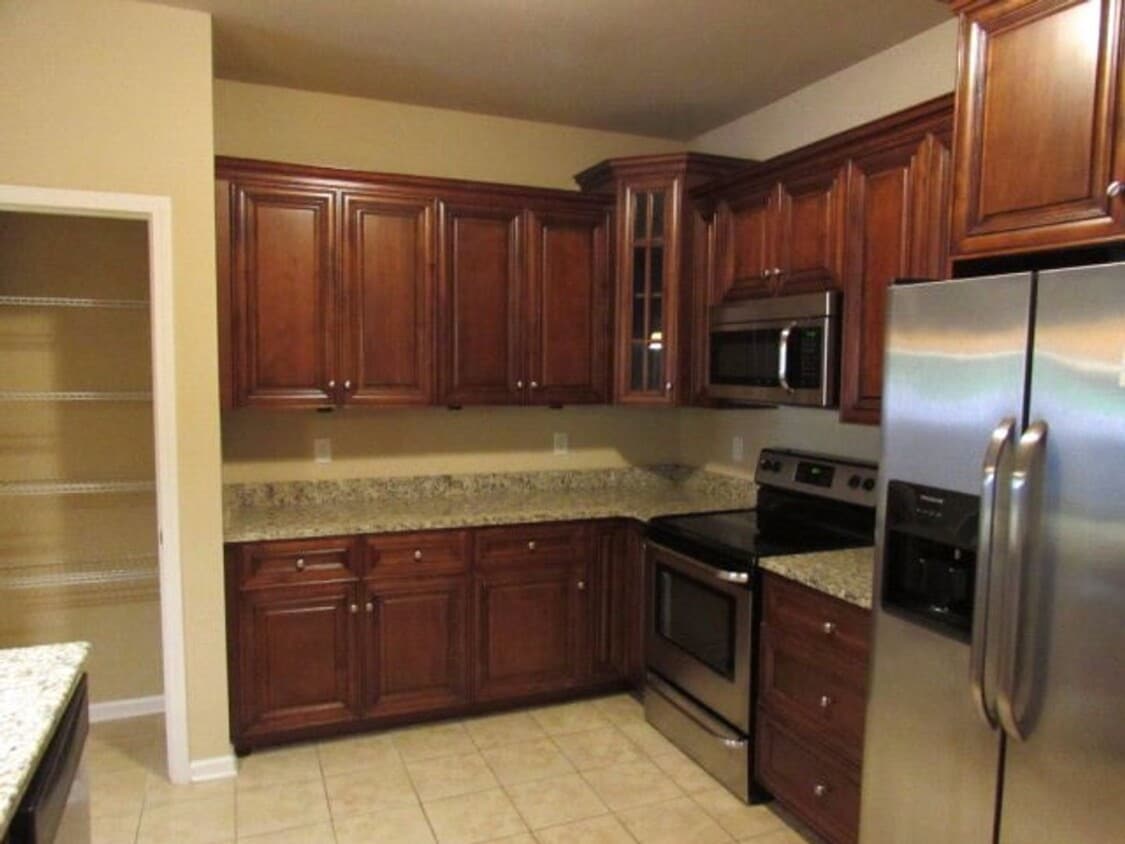Building Photo - 3BR 2BA Townhome off Wrightsboro Rd.
