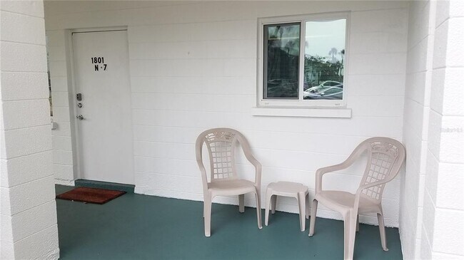 Building Photo - 1801 Restful Dr