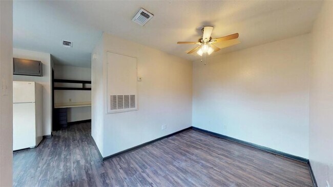 Foto del edificio - 725 Peppertree Dr