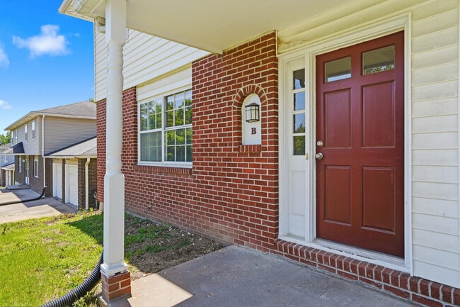 Building Photo - 405 Brewer Dr