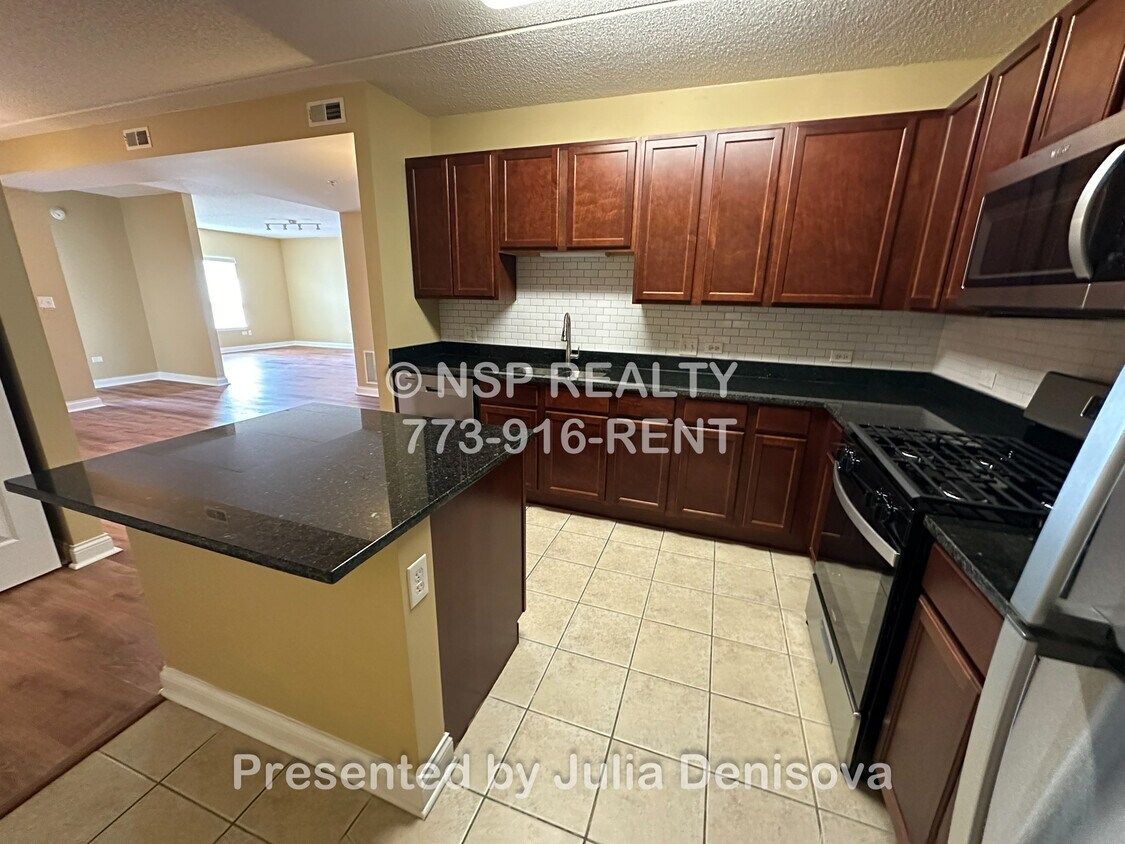 Foto principal - 3400 N Old Arlington Heights Rd