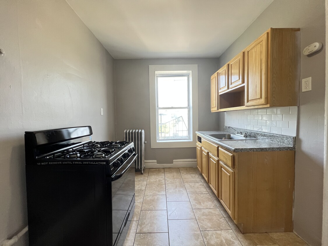 Primary Photo - 1293 Springfield Ave