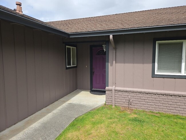 Building Photo - 2149 Woodcrest Ct