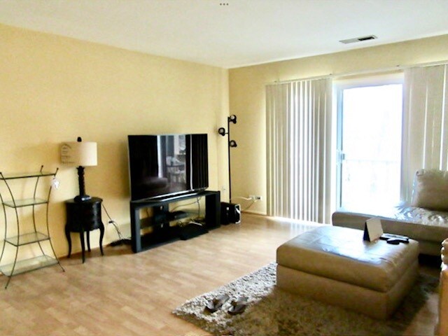 Foto del edificio - 481 Thornhill Ln