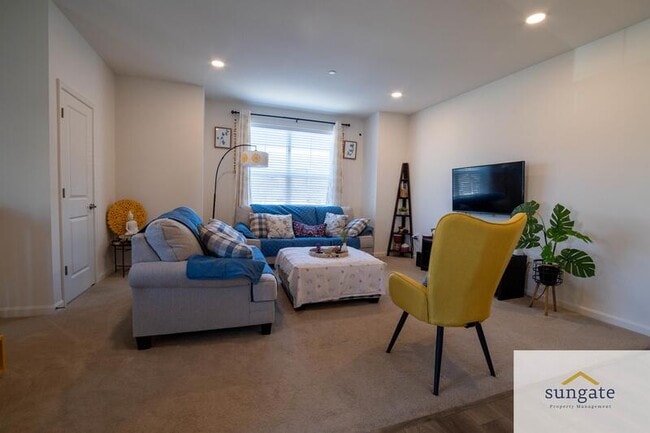 Building Photo - 7331 Martin Farm Cir