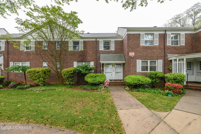 Building Photo - 66 Manor Dr