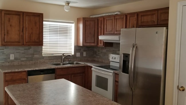 Building Photo - 3056 Festival Dr W