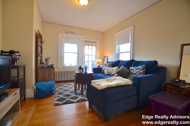 Building Photo - 36 Atkins St