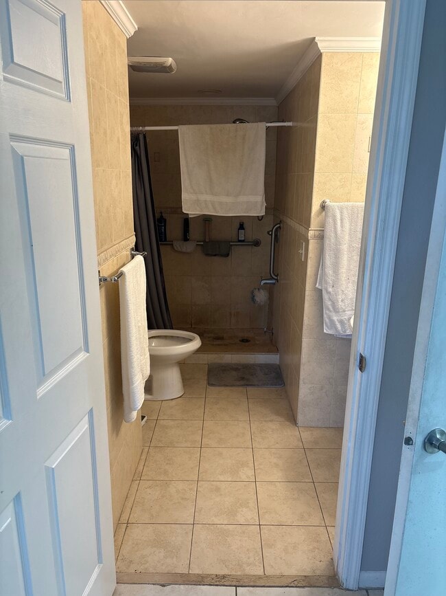 Building Photo - 2238 Monroe St