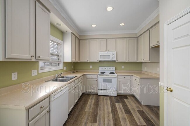 Building Photo - 303 Whitney Ln