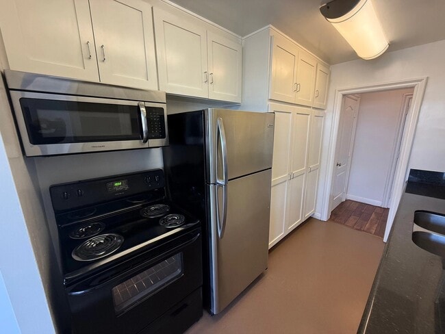 Foto del edificio - 11936 Darlington Ave