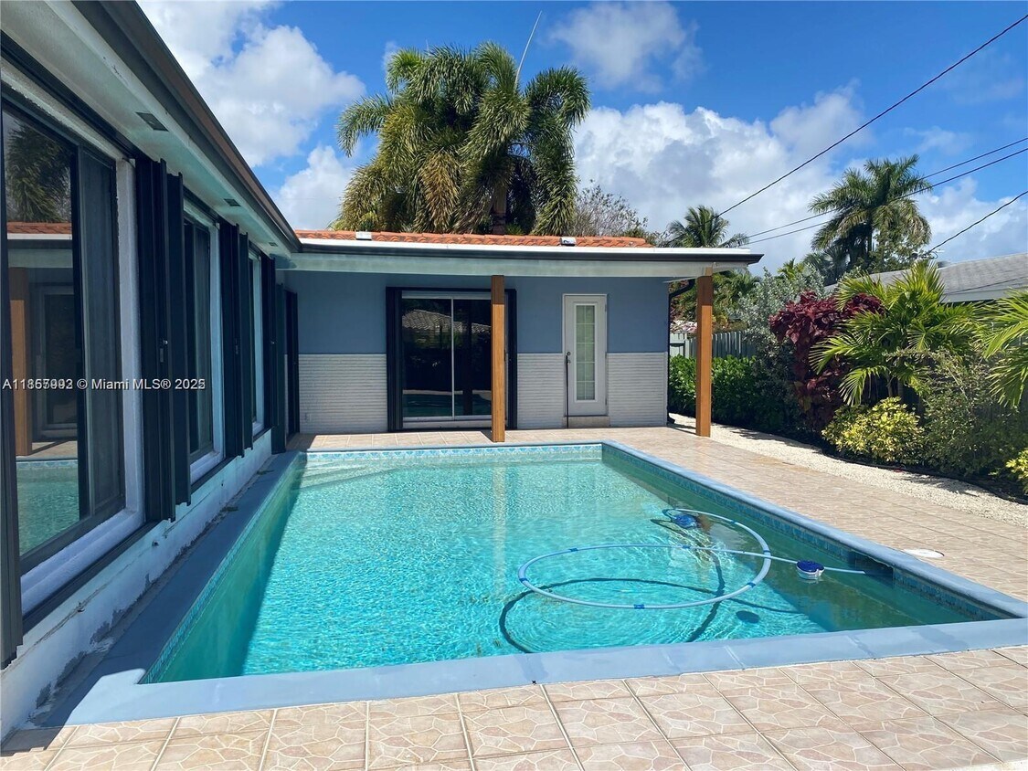 Foto principal - 1750 NE 40th Pl