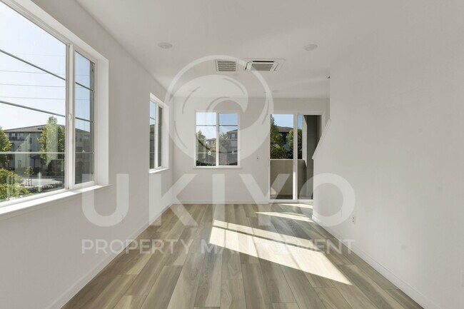 Building Photo - 588 Pawnee Ln