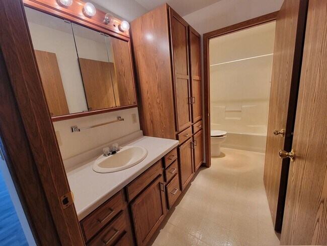 Foto del edificio - 406 W 7th Street, Oshkosh
