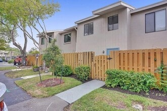 Building Photo - 5084 S University Dr