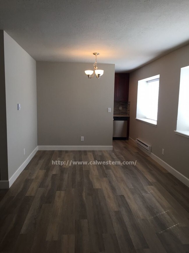 Building Photo - Completely Remodeled