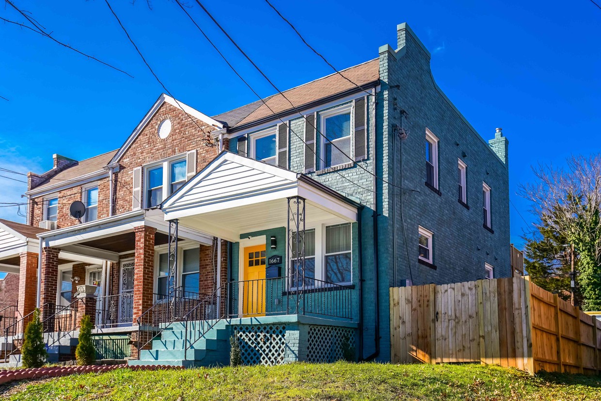 Primary Photo - 1667 Fort Davis Pl SE