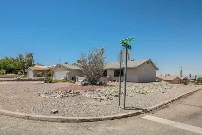 Building Photo - Unfurnished Long Term House! Price Adjustm...