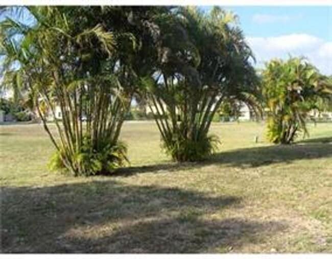 Foto del edificio - 10620 NW 37th St