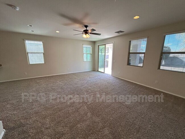 Foto del edificio - 2360 S 170th Dr