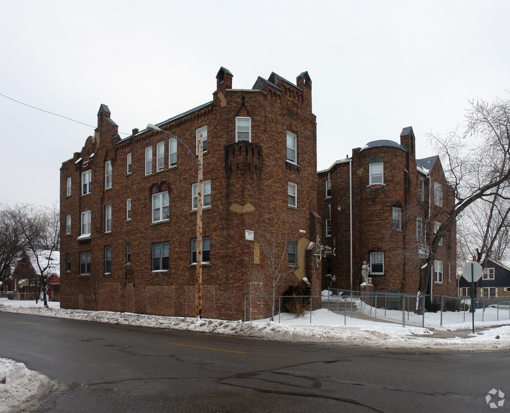 Primary Photo - 14405 Linnhurst St